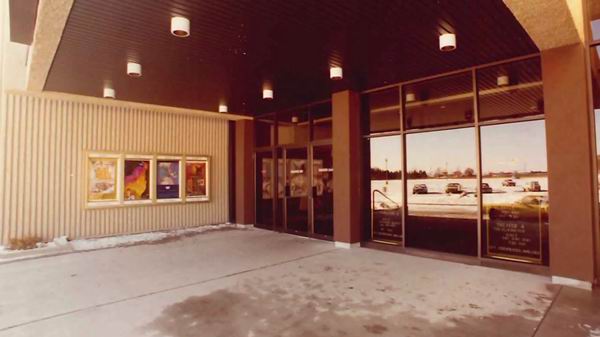 Saginaw 12 - The Quad - Entrance